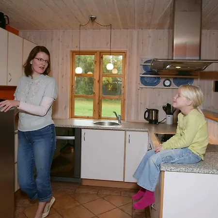 8 Person In Rodby-by Traum *